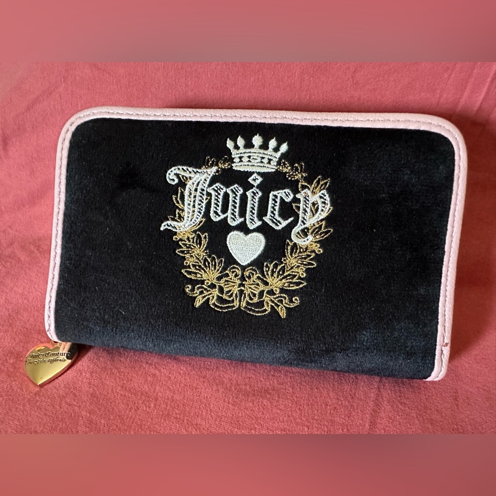 Juicy Couture Black/Pink "Velvet" Heritage Multi Compartment Bifold Wallet